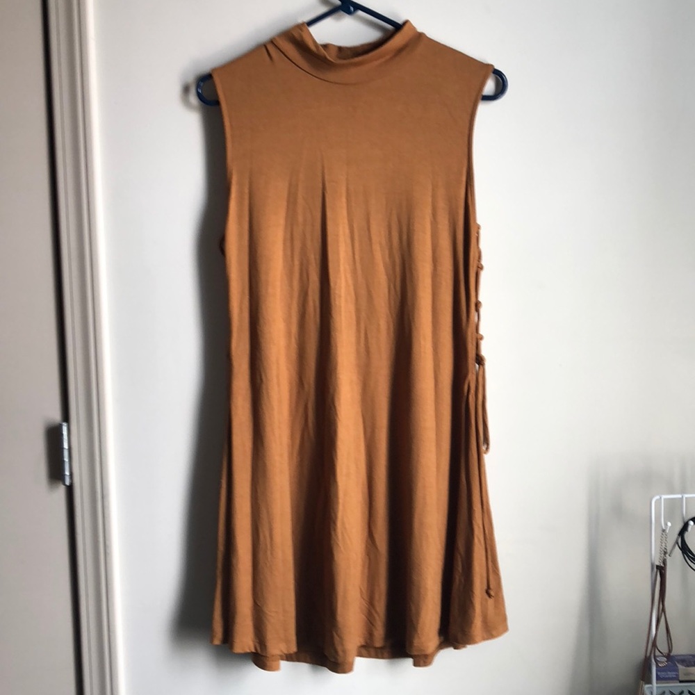 Knee-length dress.